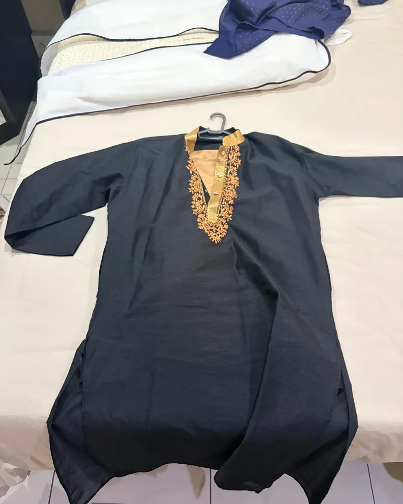 The actual kurta laid out — photo 3 of 3