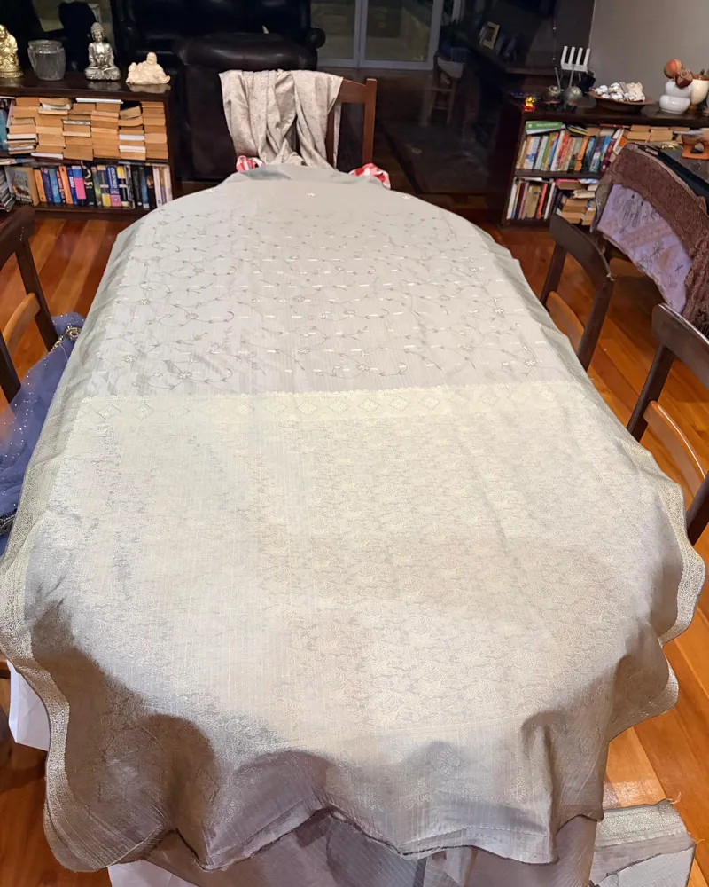 The actual saree laid out — photo 3 of 5